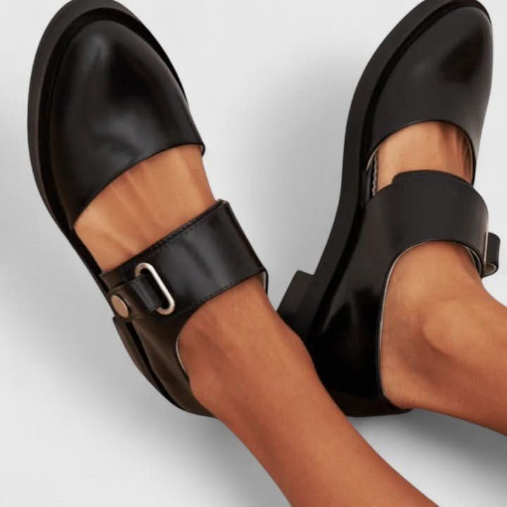 Mae | Damenschuhe mit Riemen und gepolsterter Innensohle