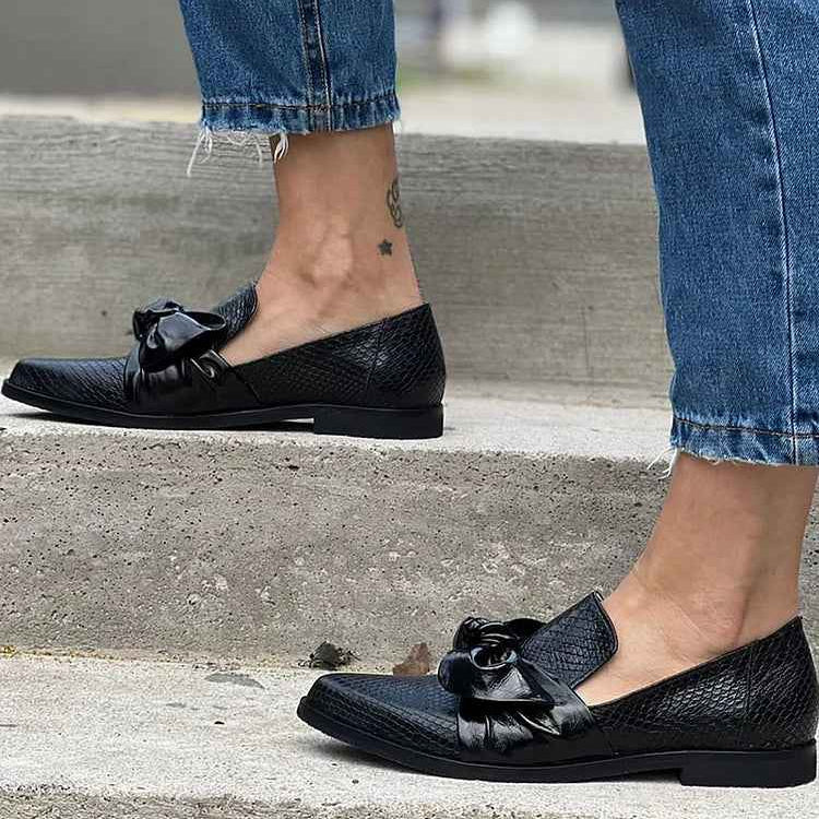Nova | Damen-Loafer zum Hineinschlüpfen mit spitzer Zehenpartie und Schleifendetail