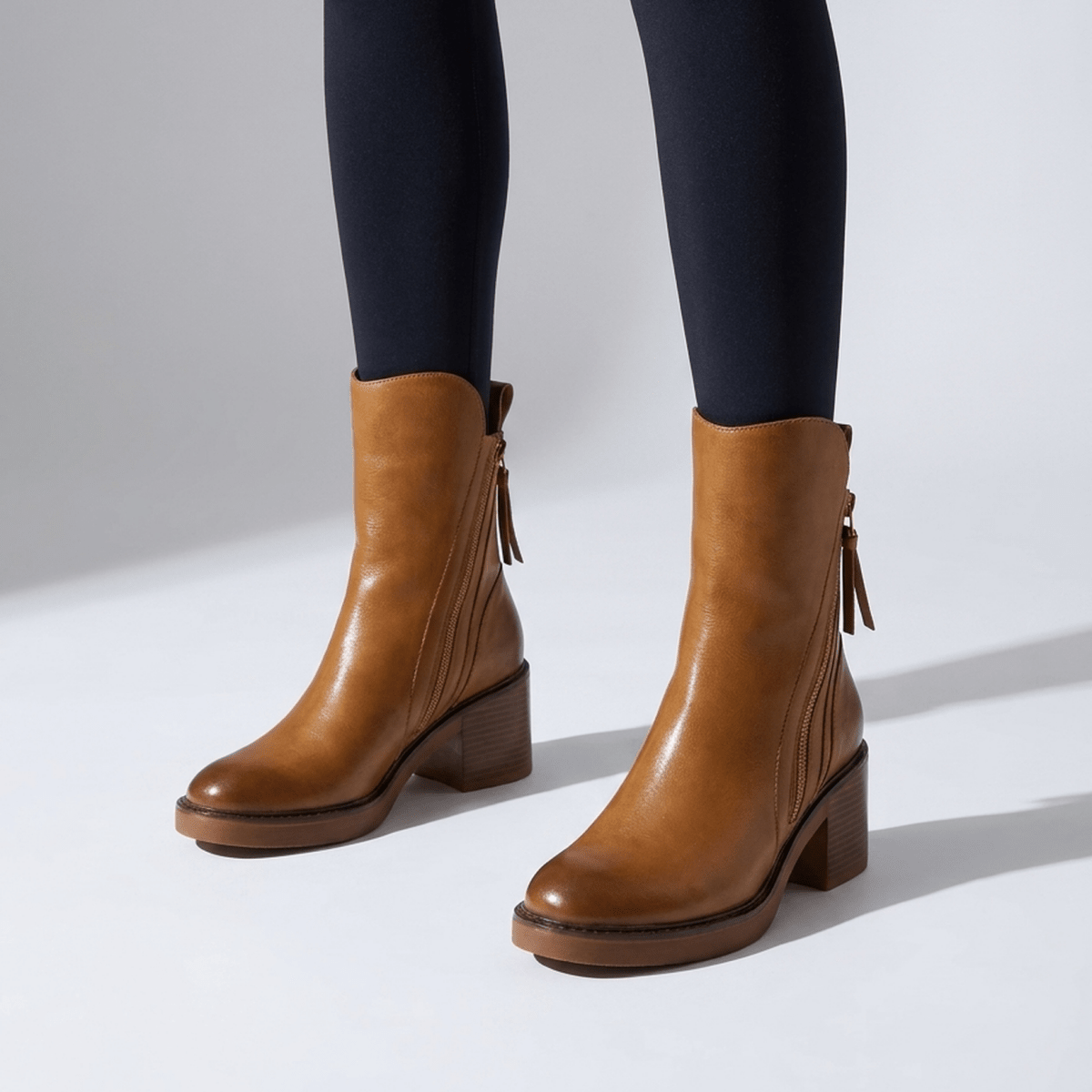 ITERPUB::cold-lorivane-16478566678877::01-hero_a_footwear