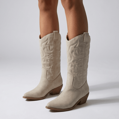 ITERPUB::cold-lorivane-16597401207133::01-hero_a_footwear