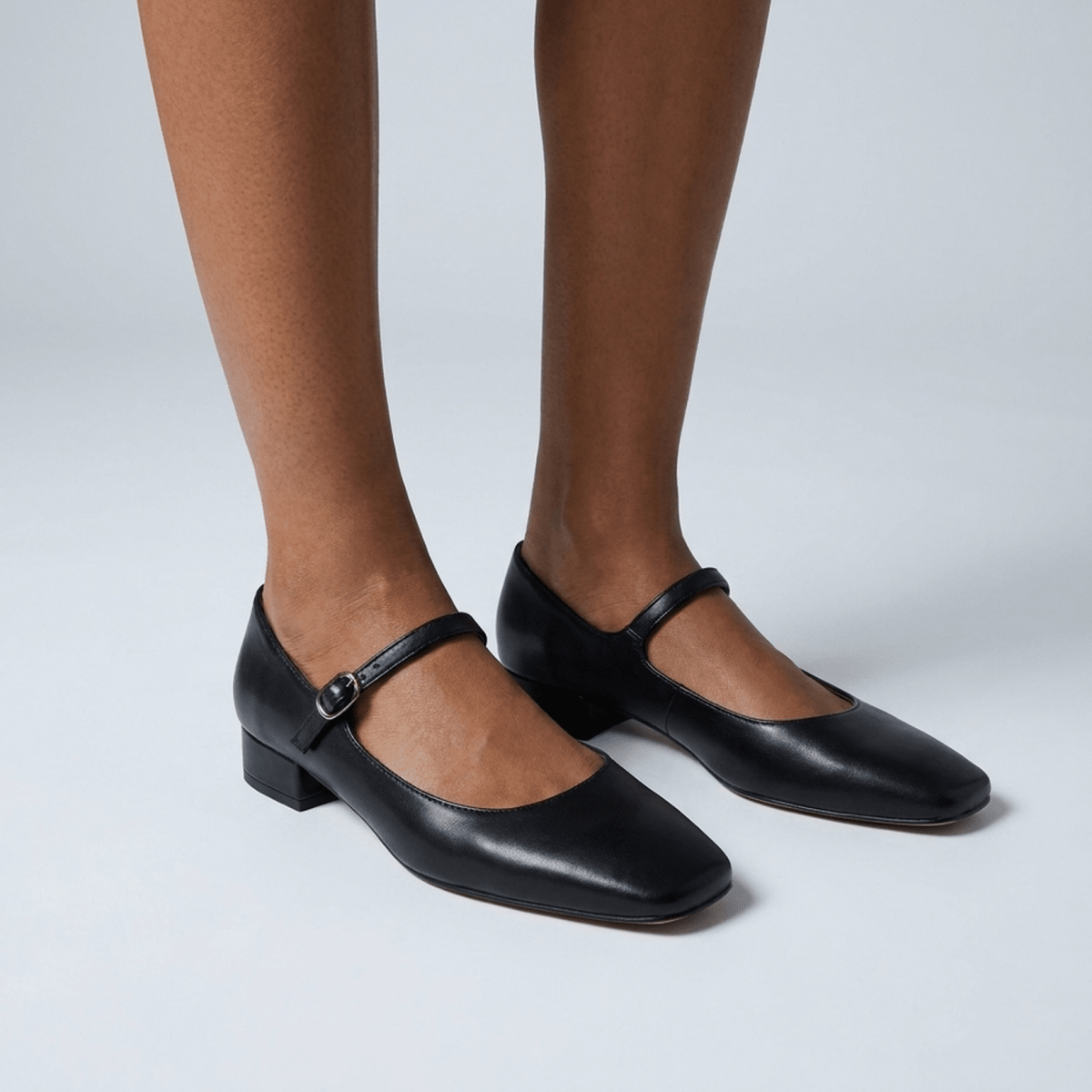 ITERPUB::cold-lorivane-16587569725789::01-hero_a_footwear
