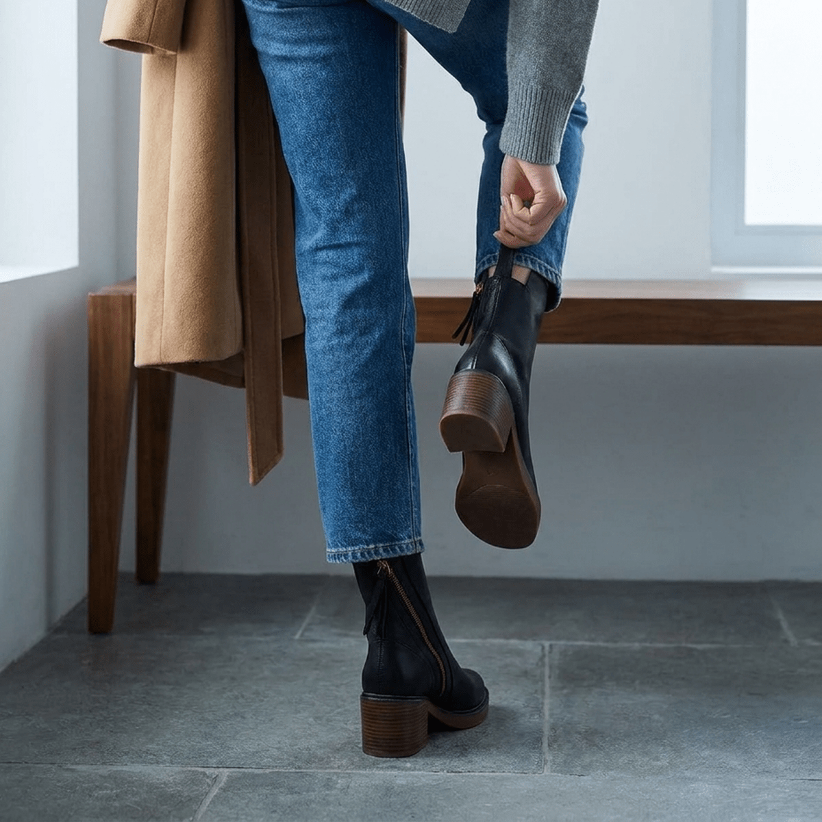 ITERPUB::cold-lorivane-16582229033309::02-hero_back_footwear