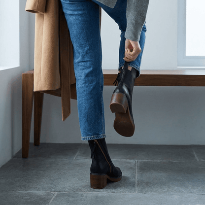 ITERPUB::cold-lorivane-16582229033309::02-hero_back_footwear