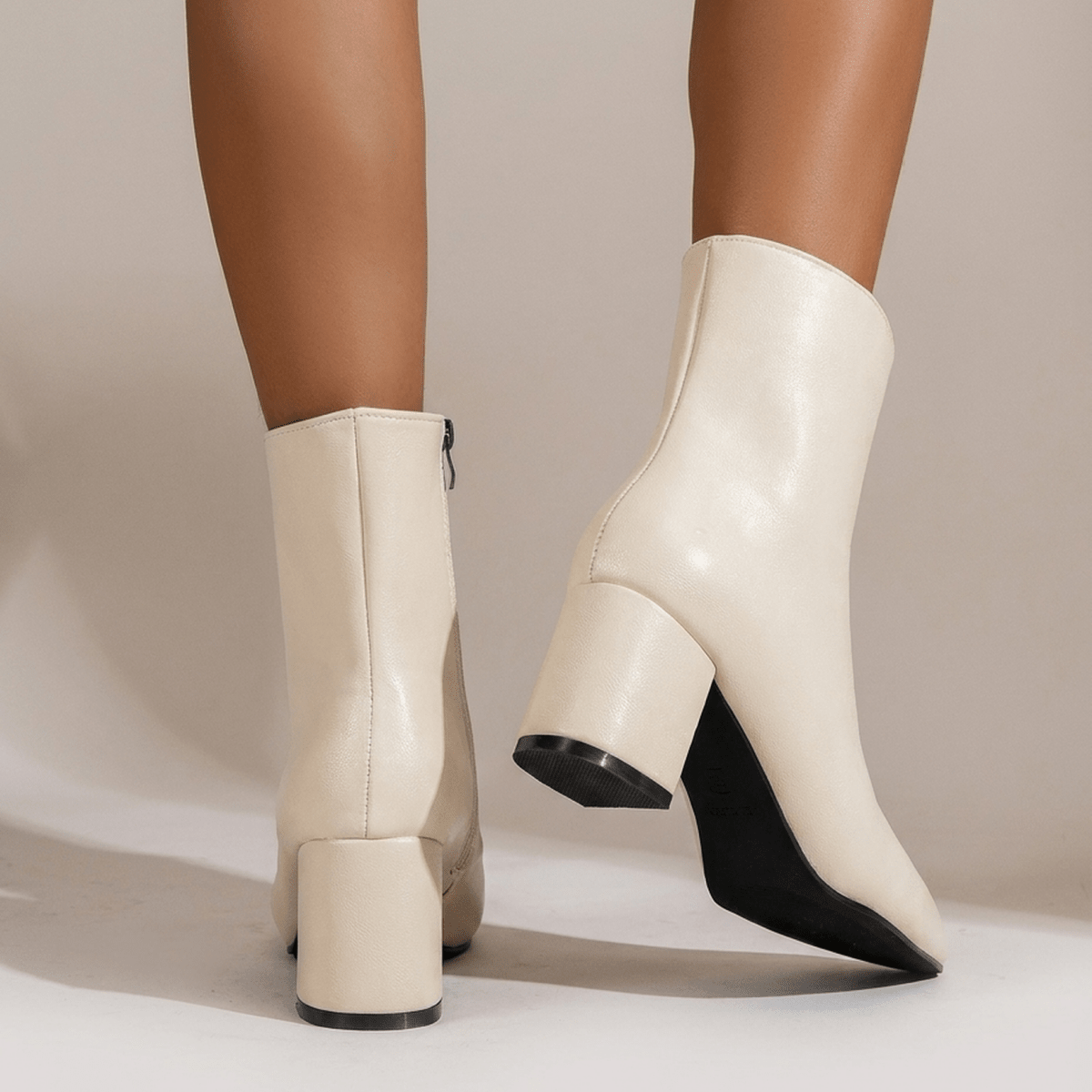 ITERPUB::cold-lorivane-16582229655901::02-hero_back_footwear