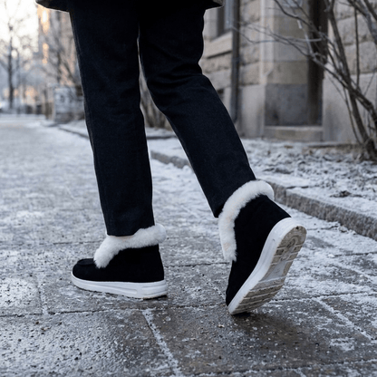 ITERPUB::cold-lorivane-16597401338205::02-hero_back_footwear