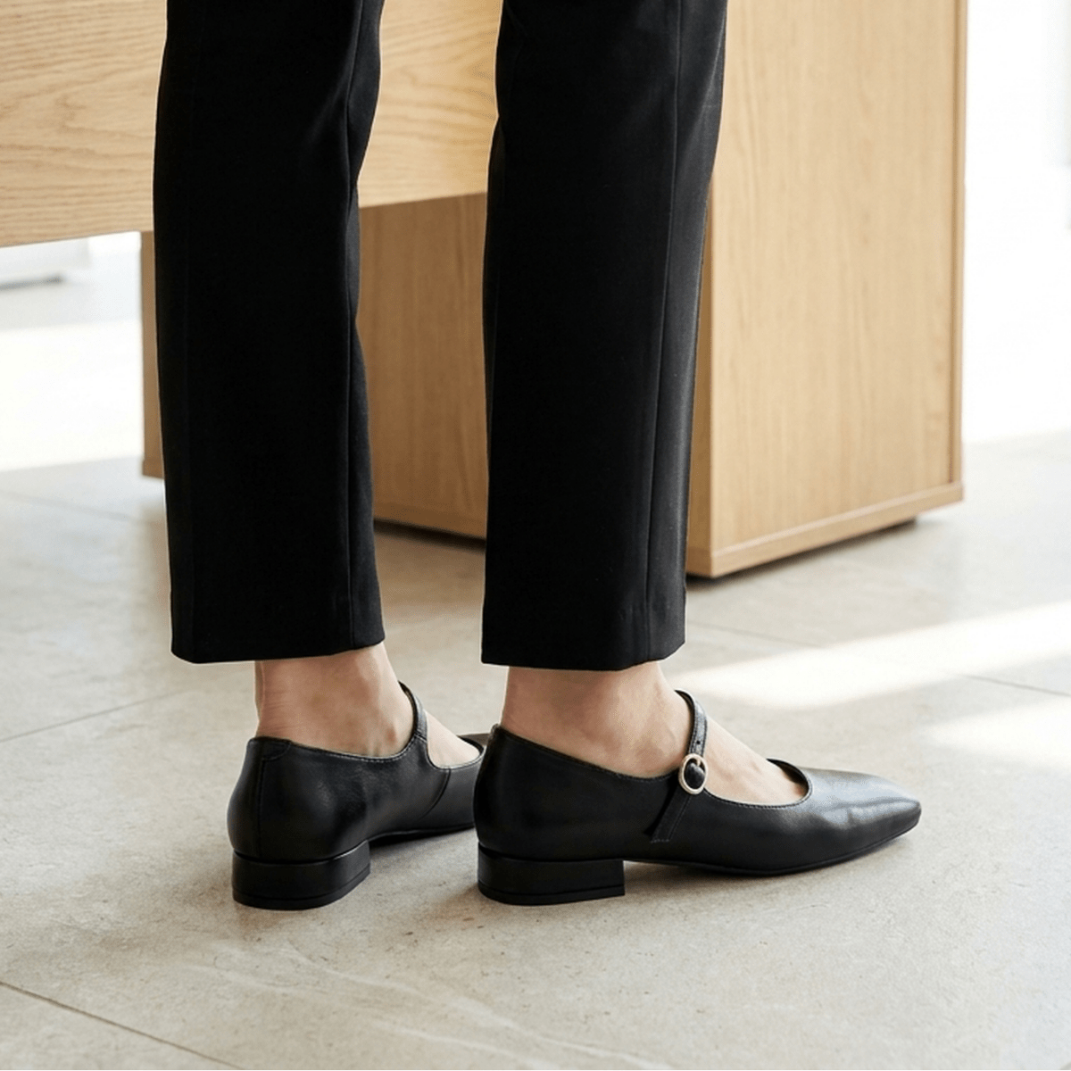 ITERPUB::cold-lorivane-16587569725789::02-hero_back_footwear