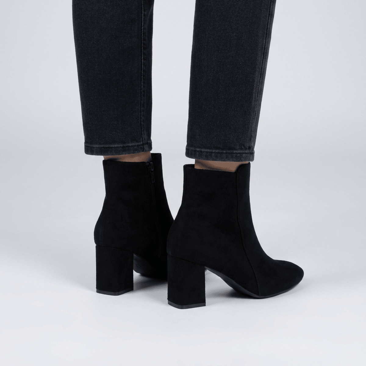 ITERPUB::cold-lorivane-16597401141597::02-hero_back_footwear