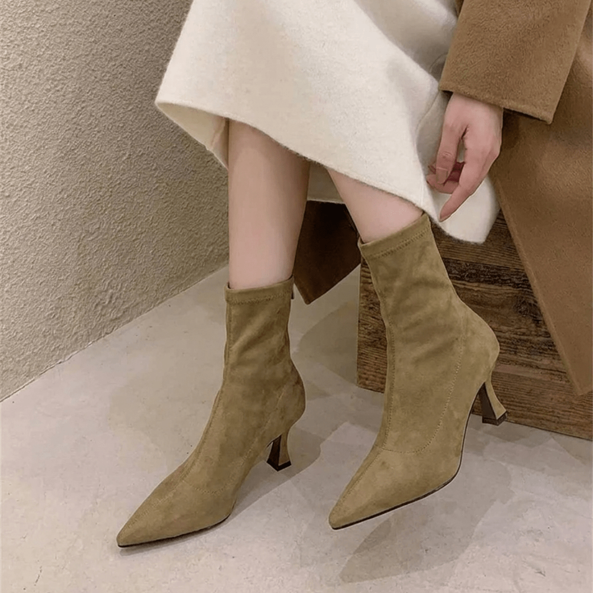 ITERPUB::cold-lorivane-16476534210909::05-variant-khaki