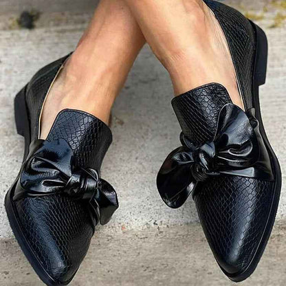 Nova | Damen-Loafer zum Hineinschlüpfen mit spitzer Zehenpartie und Schleifendetail