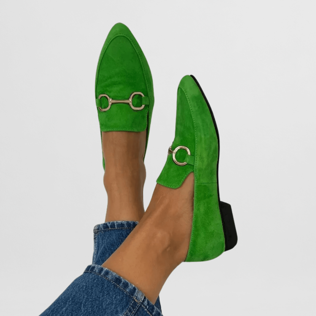 Kaia | Damen-Loafer zum Hineinschlüpfen mit spitzer Zehenpartie und Metalldetail