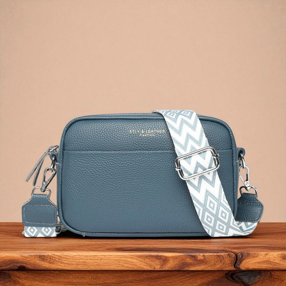 Lyra | Women's Streamlined Crossbody Bag