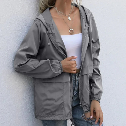 Sloane | Wasserdichte Damen-Windjacke mit Kapuze