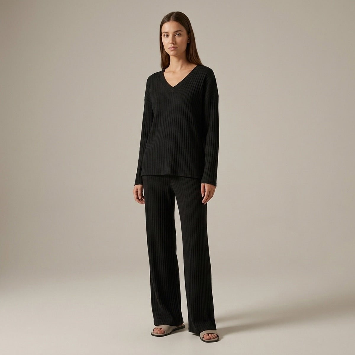 Kaia | Women's Loungewear Set V-Neck Top Wide-Leg Trousers